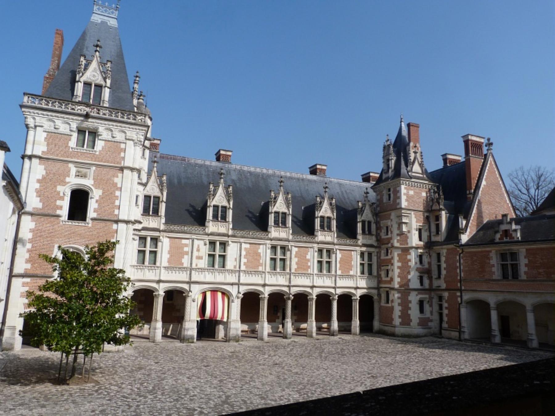Château de Blois + Son et Lumière